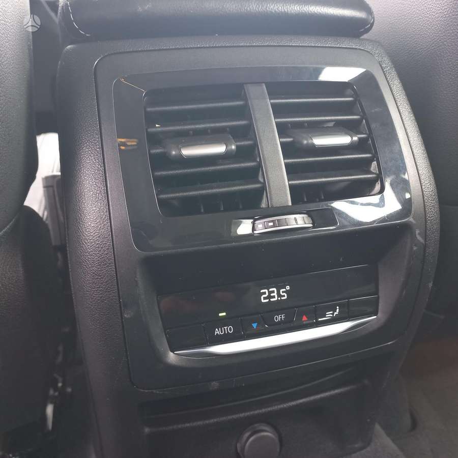 BMW X3, 2.0 l., off-road / crossover