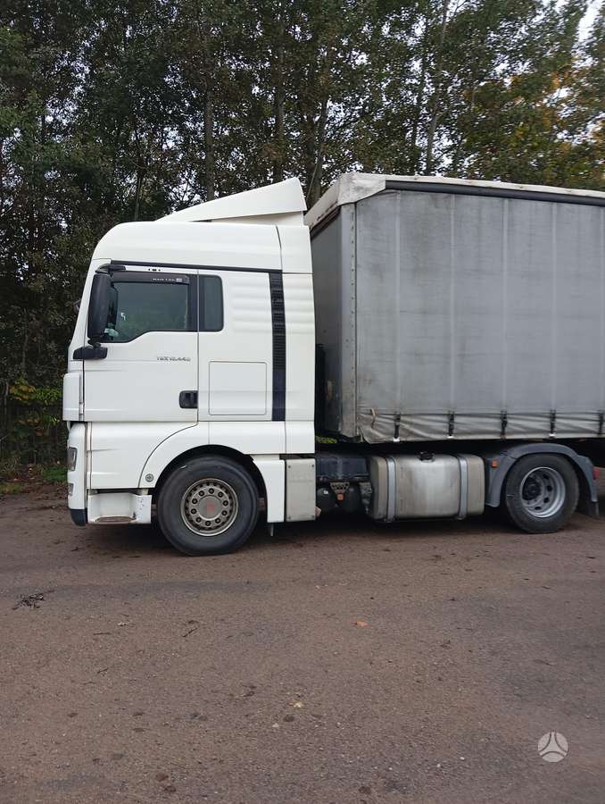 MAN TGX 18.440, 2 спальных места