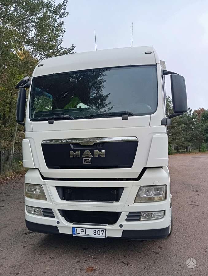 MAN TGX 18.440, 2 спальных места