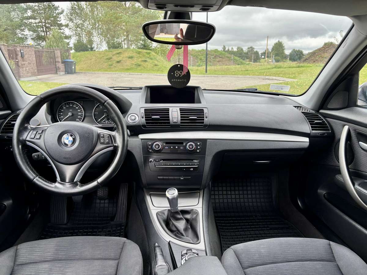 BMW 120, 2.0 l., hatchback