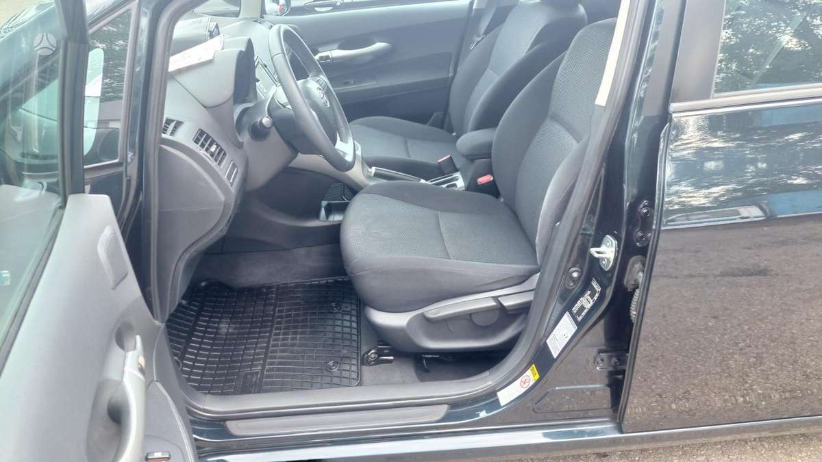 Toyota Auris, 1.8 l., hatchback