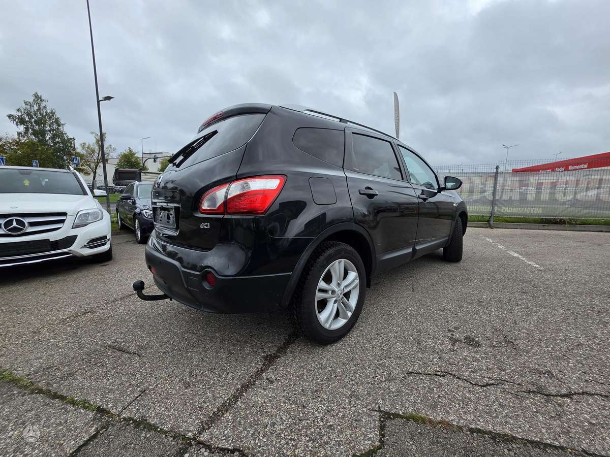 Nissan Qashqai+2 2011 — photo 13