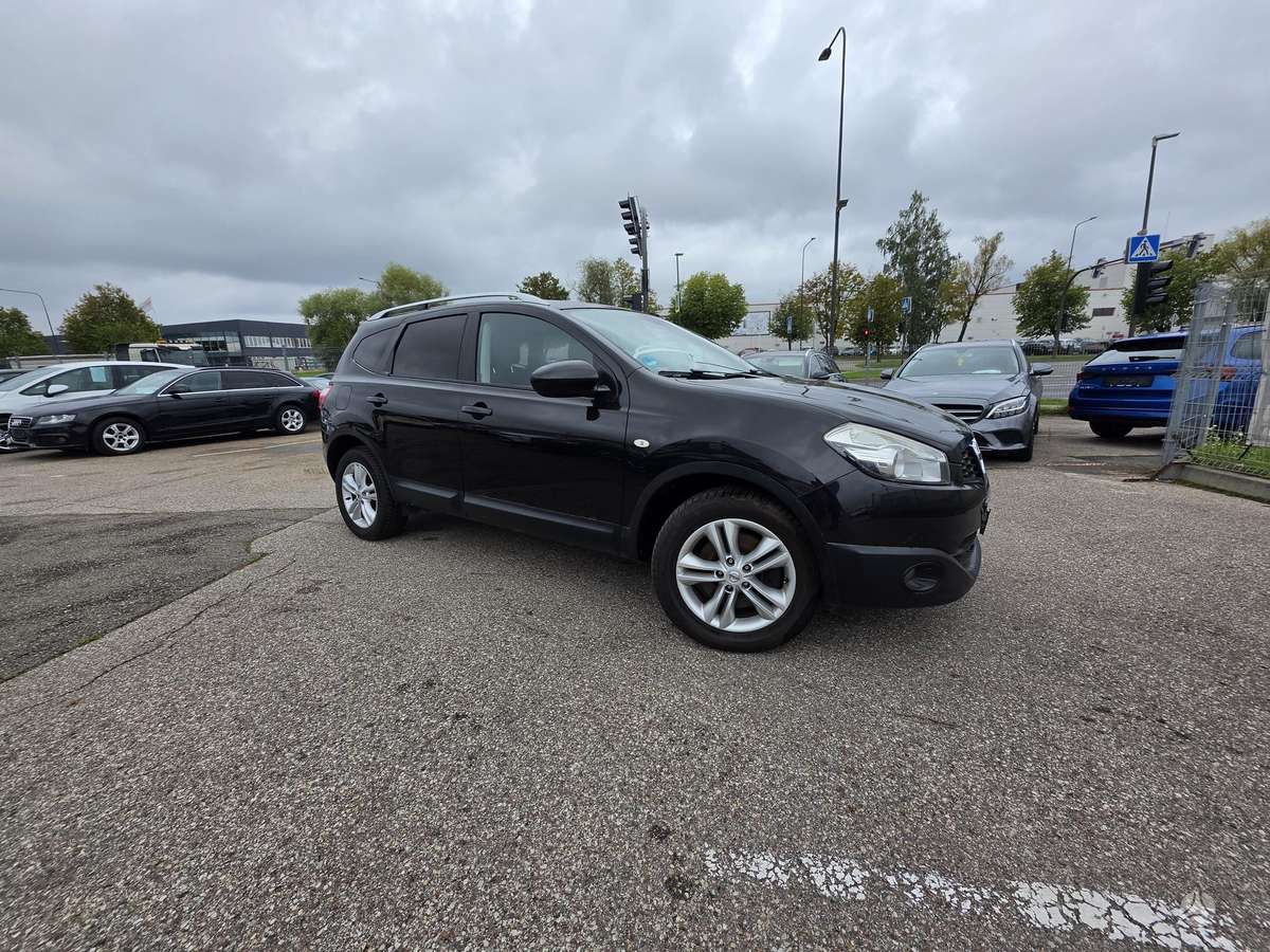 Nissan Qashqai+2 2011 — photo 16