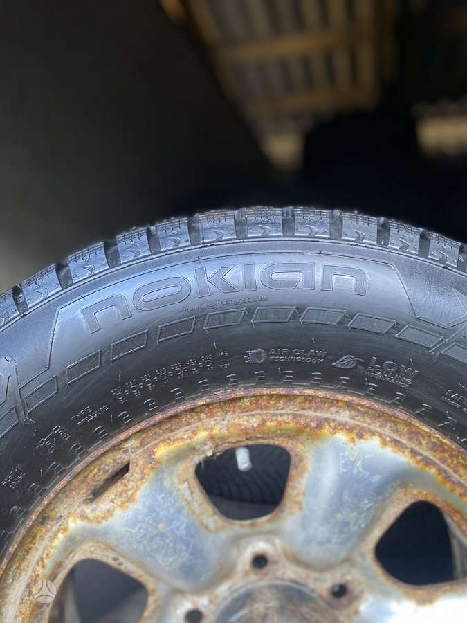 Nokian, winter 225/70 R16