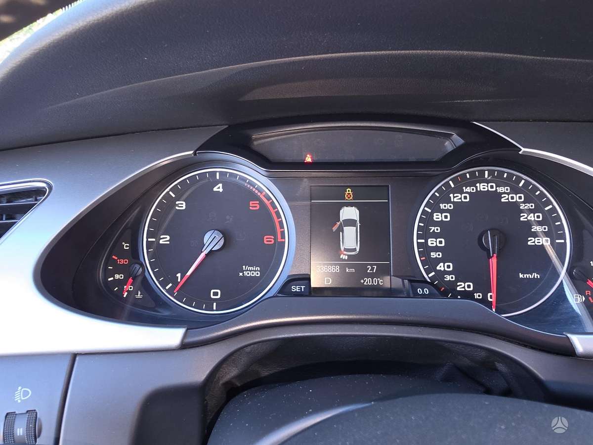 Audi A4 2012 — photo 13