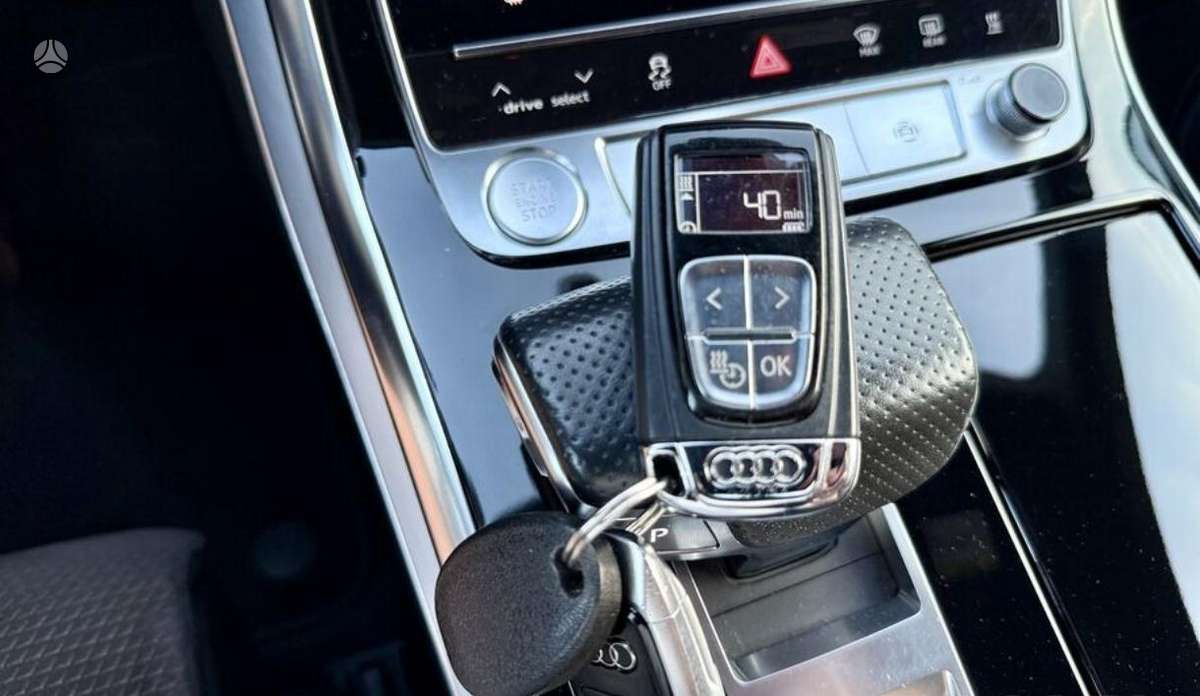 Audi Q8, 3.0 l., off-road / crossover
