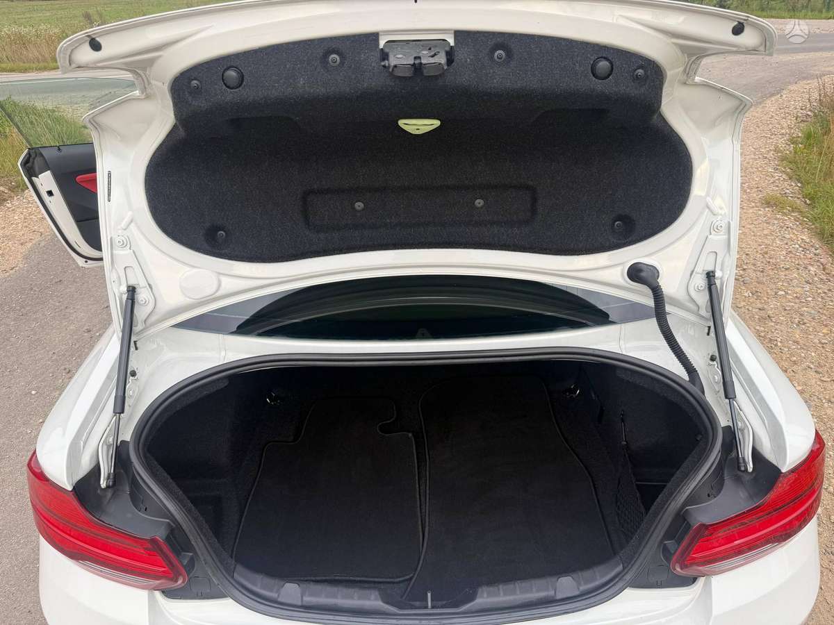 BMW 228, 2.0 l., coupe