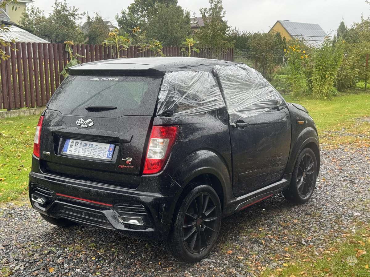 Ligier JS50, hatchback