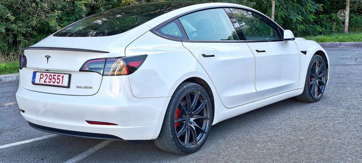 Tesla Model 3, 81 кВт·ч, Седан