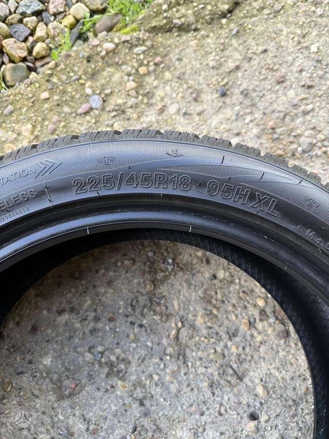 Sonix Winter Xpro 888, зимние 225/45 R18