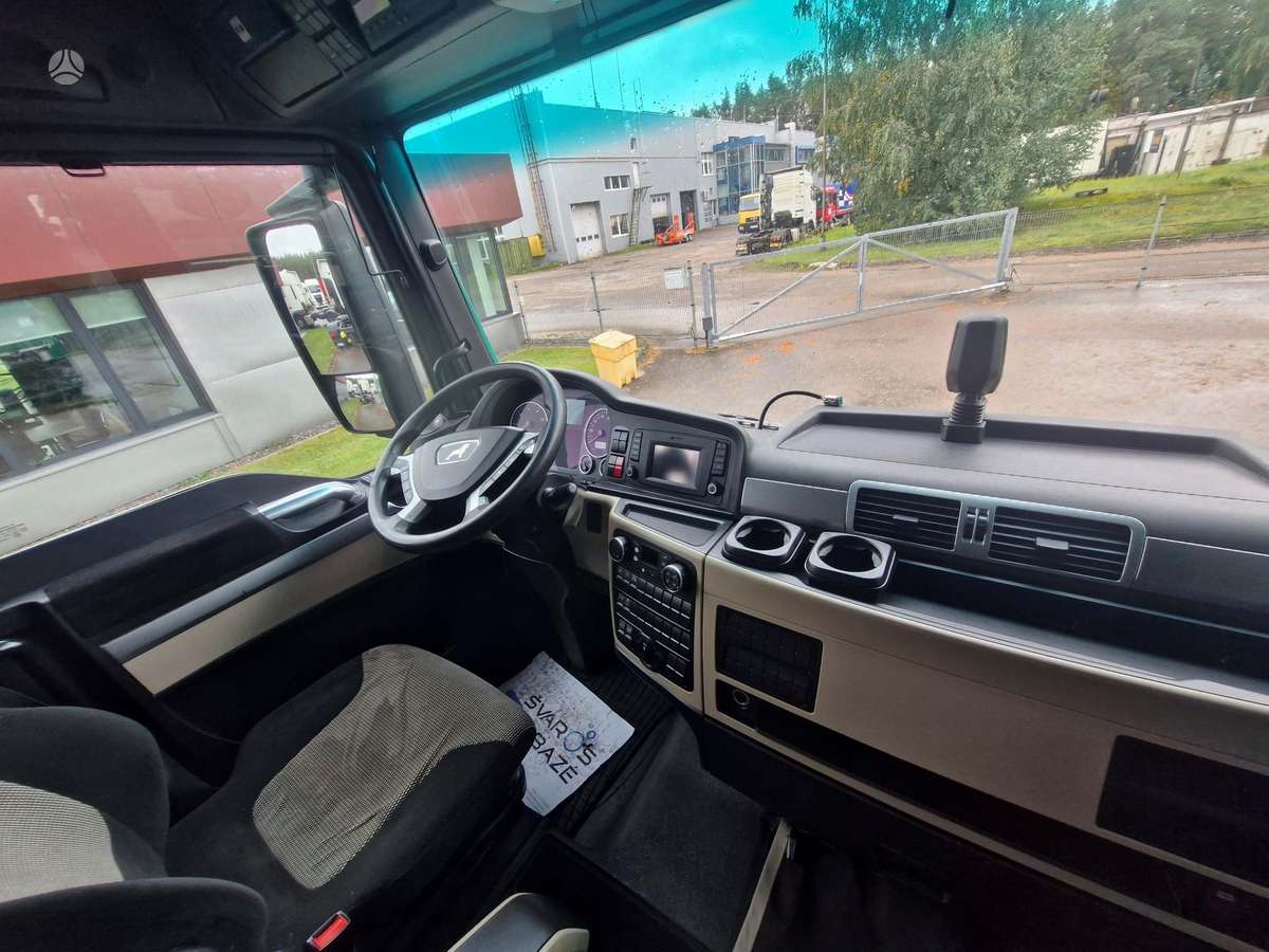 MAN TGX 18.500, double sleeper