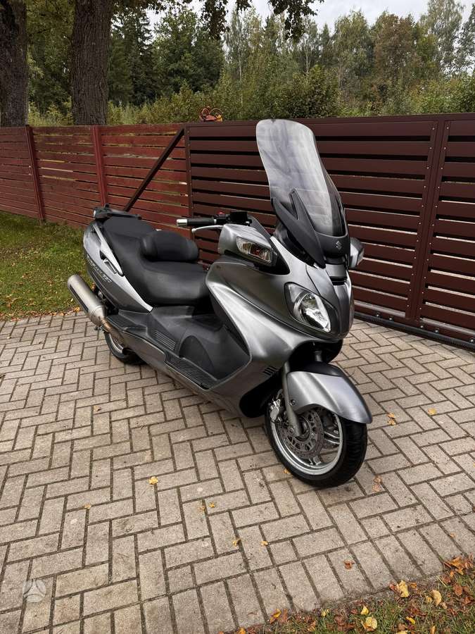 Suzuki Burgman 650cc, scooters / mopeds