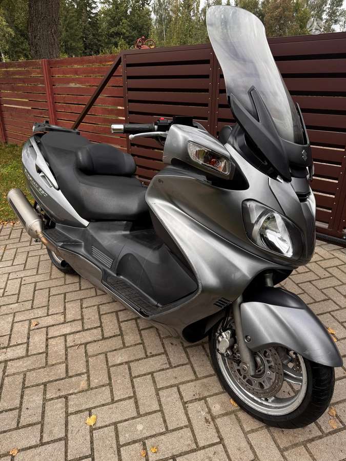 Suzuki Burgman 650cc, scooters / mopeds