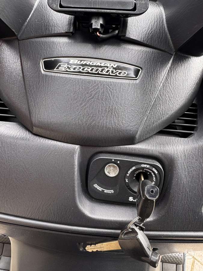 Suzuki Burgman 650cc, scooters / mopeds