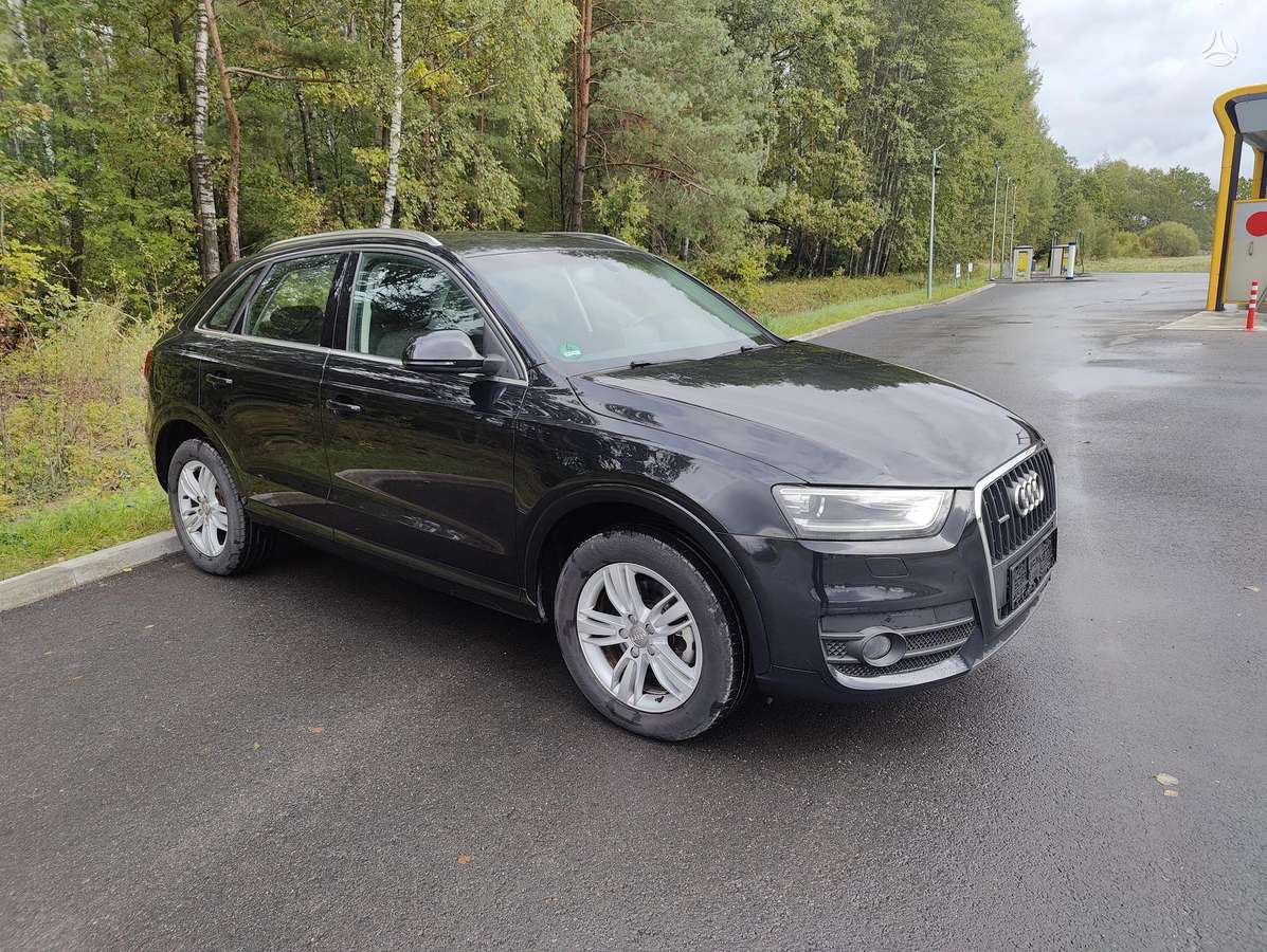 Audi Q3, 2.0 l., Внедорожник / Кроссовер