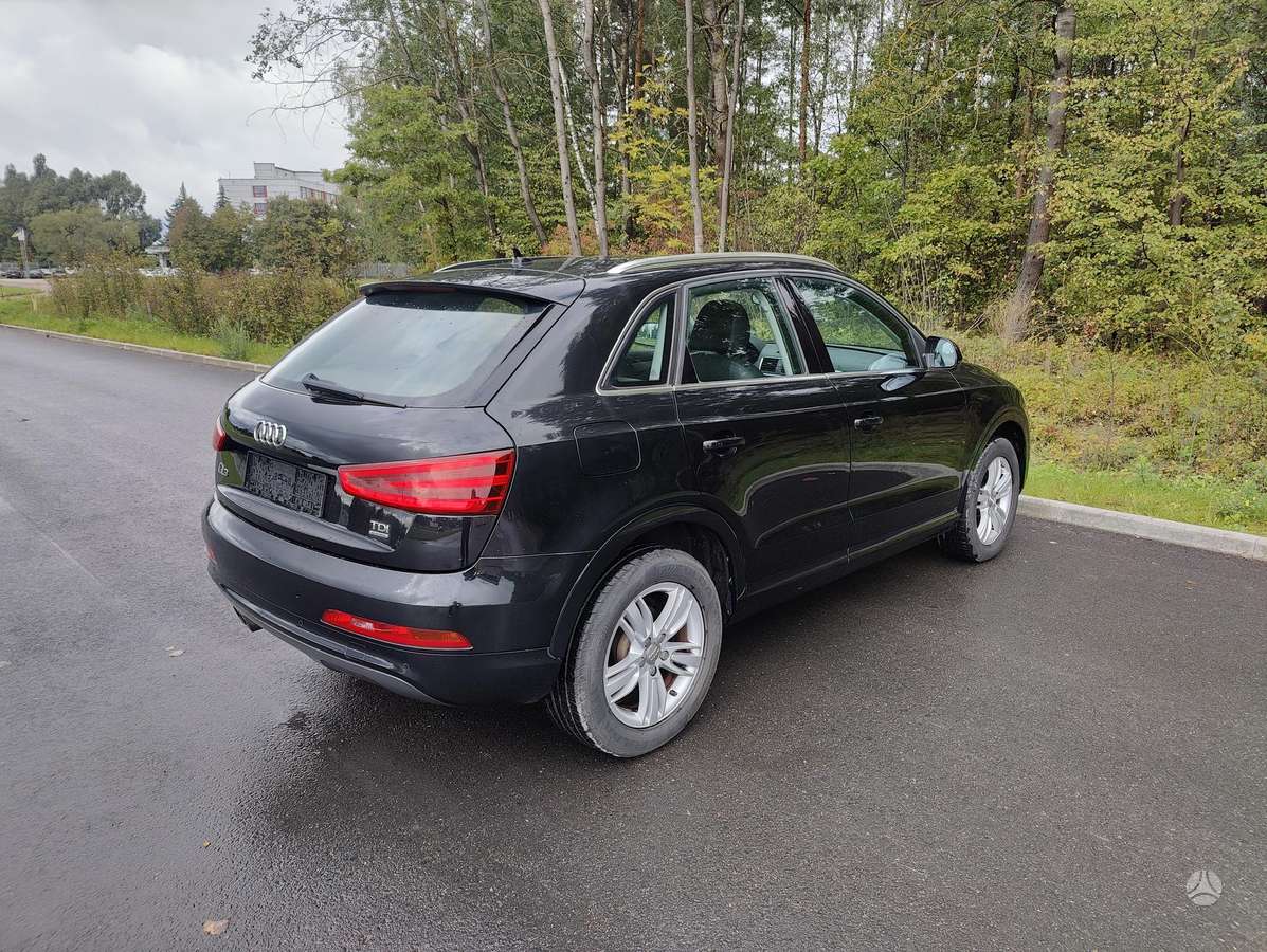 Audi Q3, 2.0 l., Внедорожник / Кроссовер