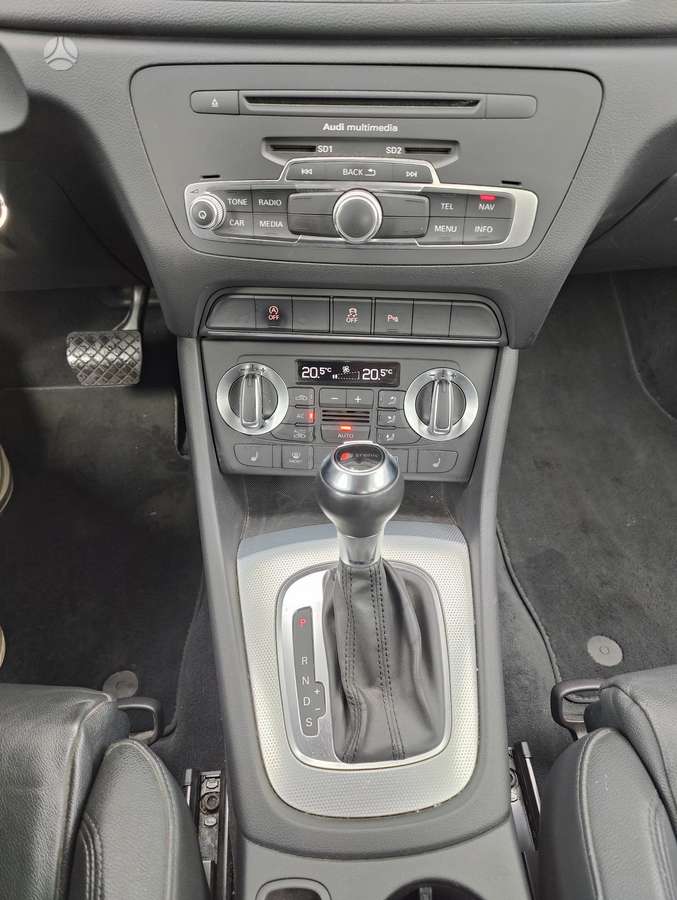 Audi Q3, 2.0 l., Внедорожник / Кроссовер