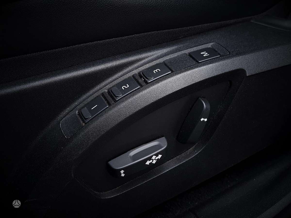 Volvo V40, 2.0 l., hatchback