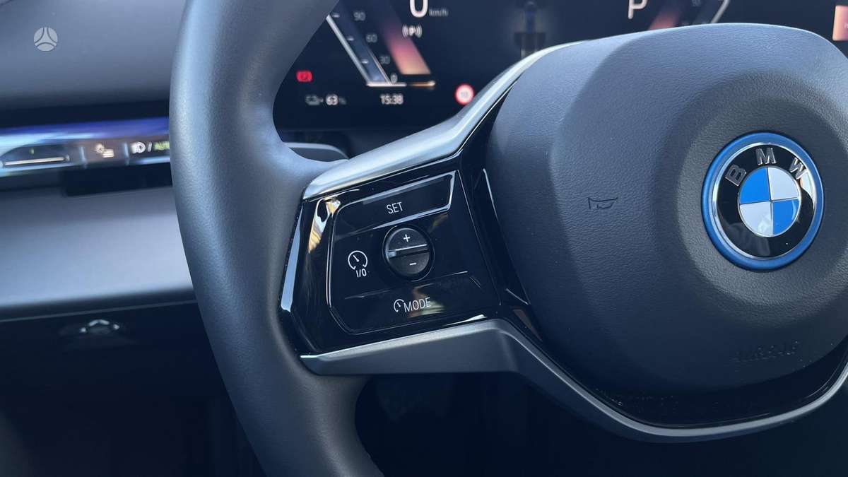BMW i5, 81 кВт·ч, Седан