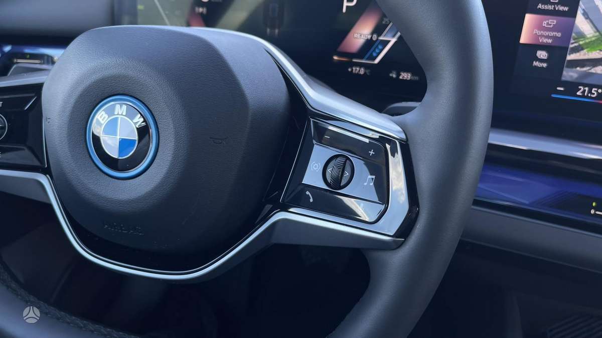 BMW i5, 81 кВт·ч, Седан