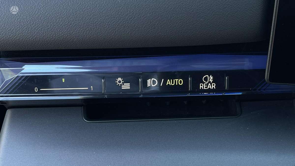 BMW i5, 81 кВт·ч, Седан