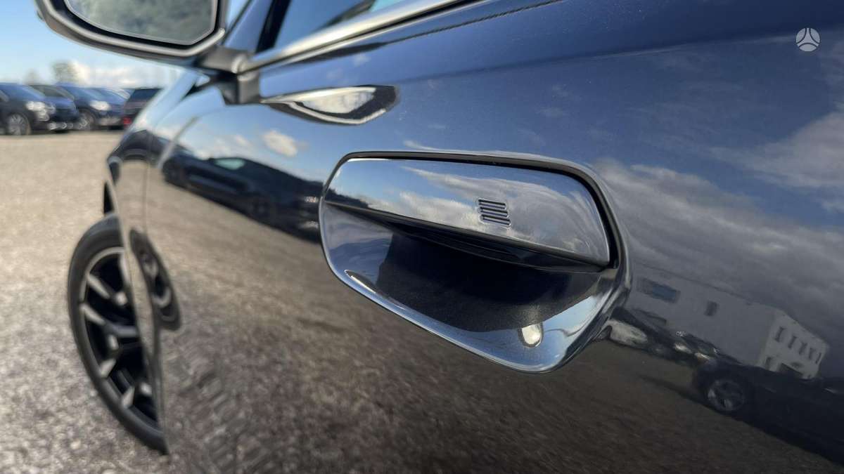 BMW i5, 81 кВт·ч, Седан