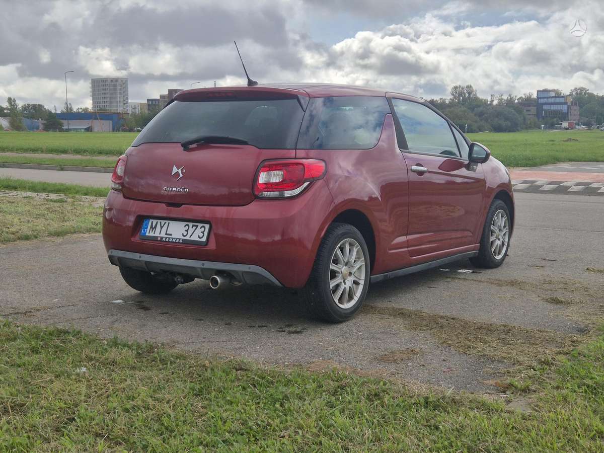 Citroen DS3, 1.6 l., hatchback