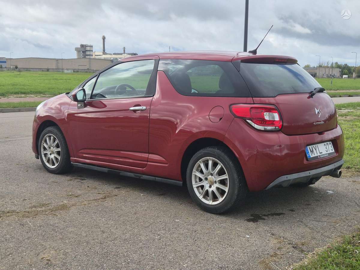 Citroen DS3, 1.6 l., hatchback