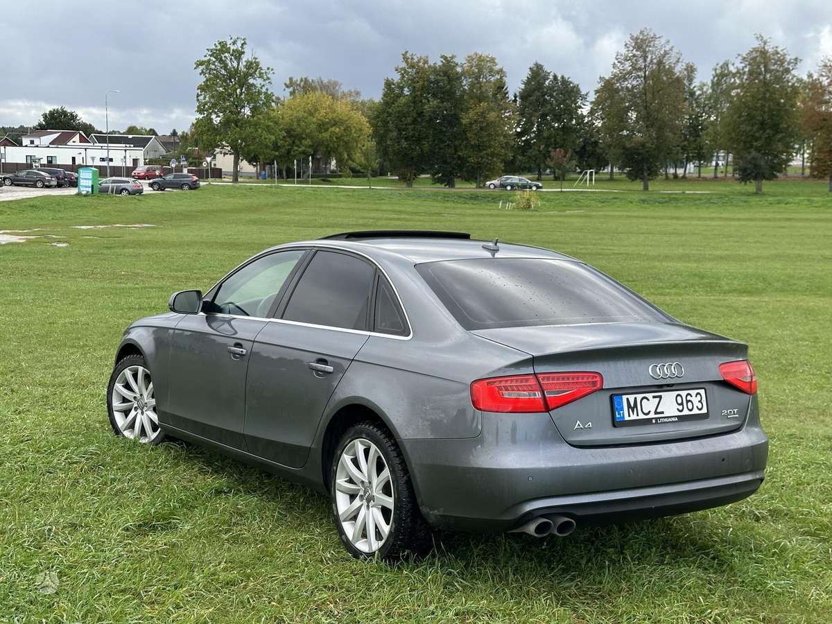 Audi A4, 2.0 l., Седан