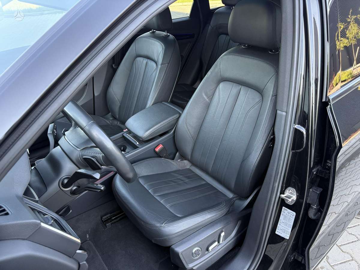 Audi Q5, 2.0 l., off-road / crossover