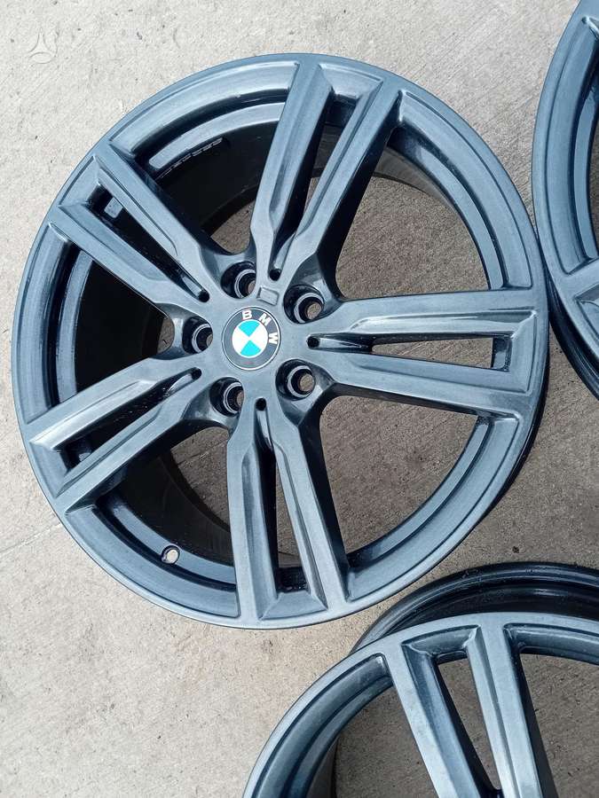 BMW, lengvojo lydinio, R18