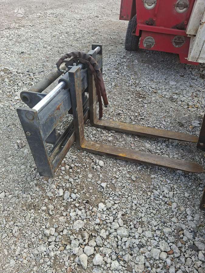 Manitou MT1337, palečių šakės