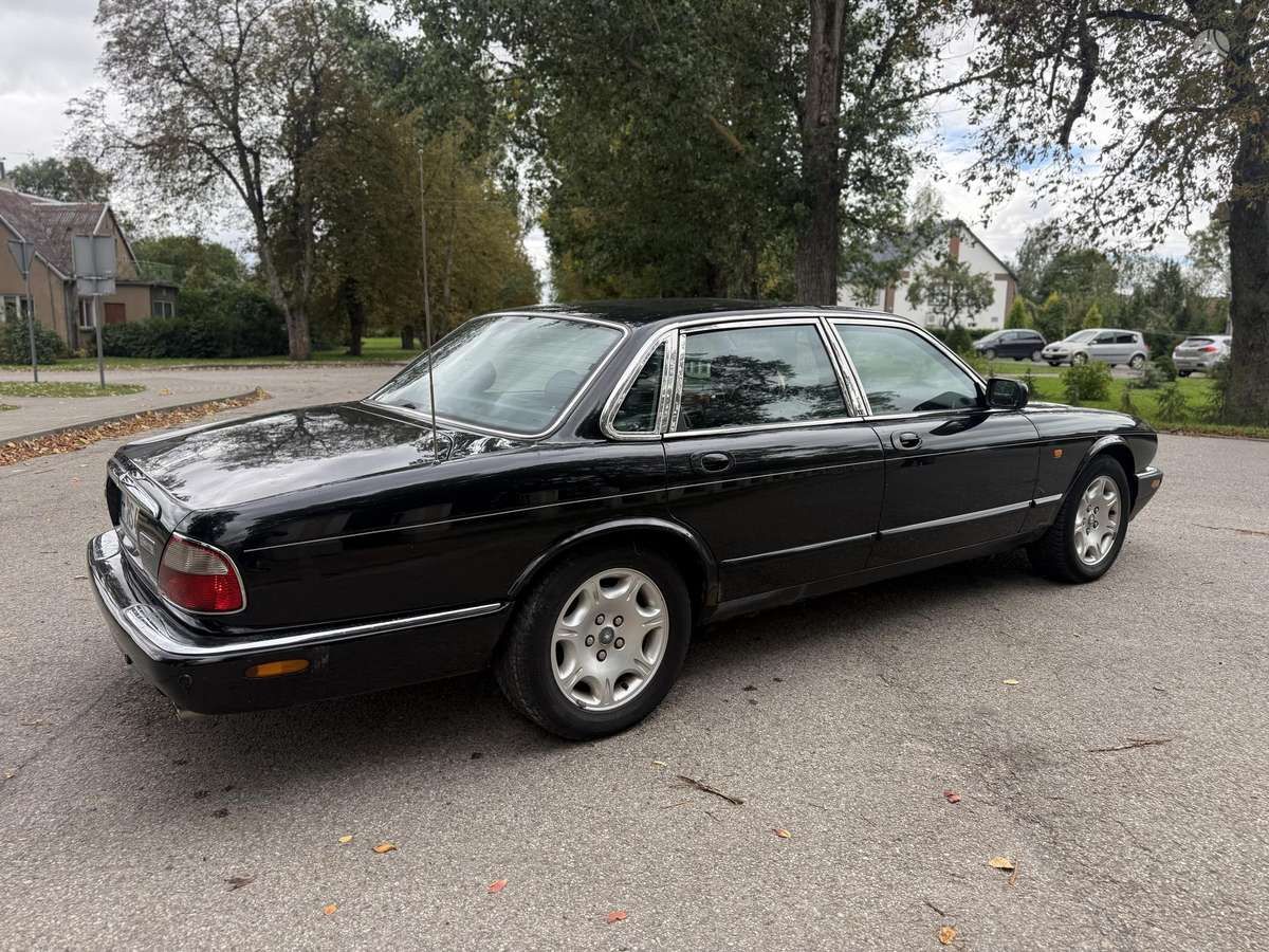 Jaguar XJ, 4.0 l., Седан