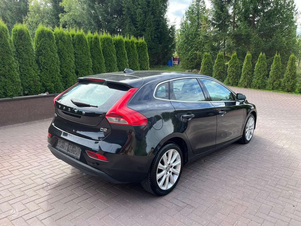 Volvo V40, 1.6 l., Хэтчбек