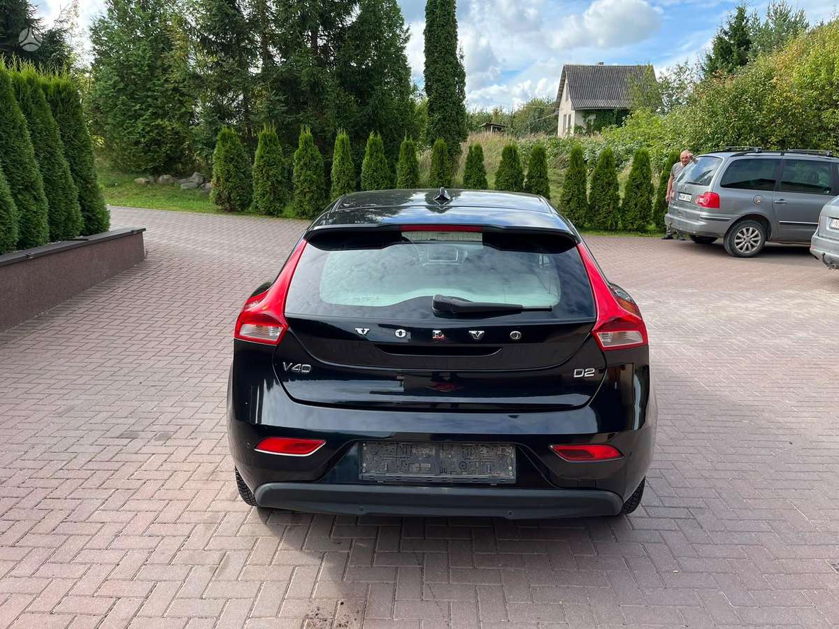 Volvo V40, 1.6 l., Хэтчбек