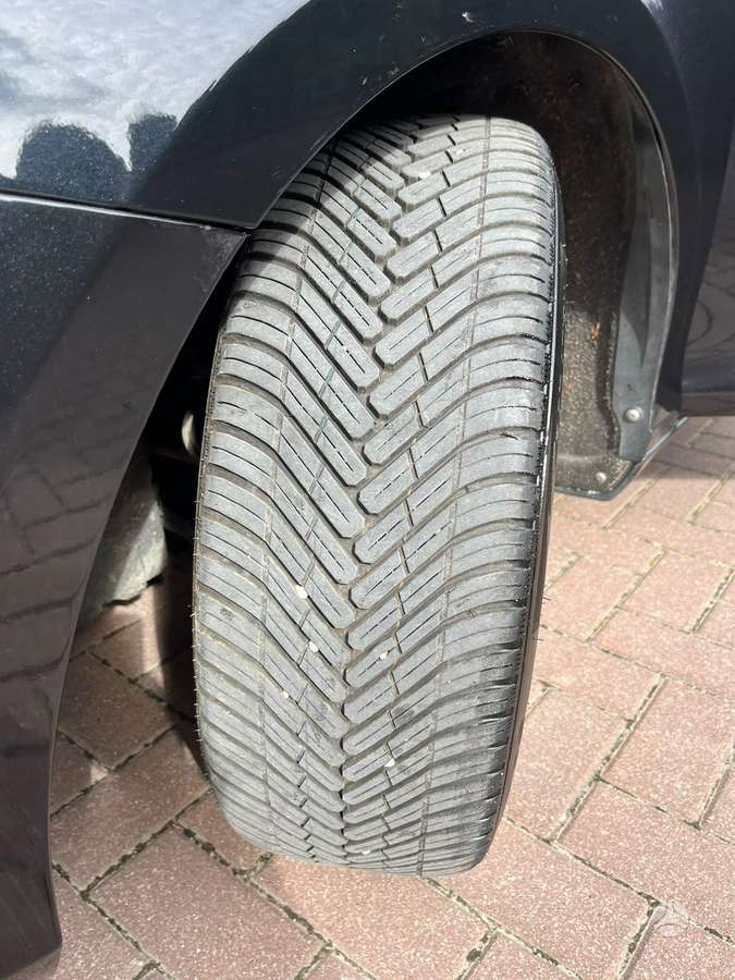 Volvo V40, 1.6 l., hatchback