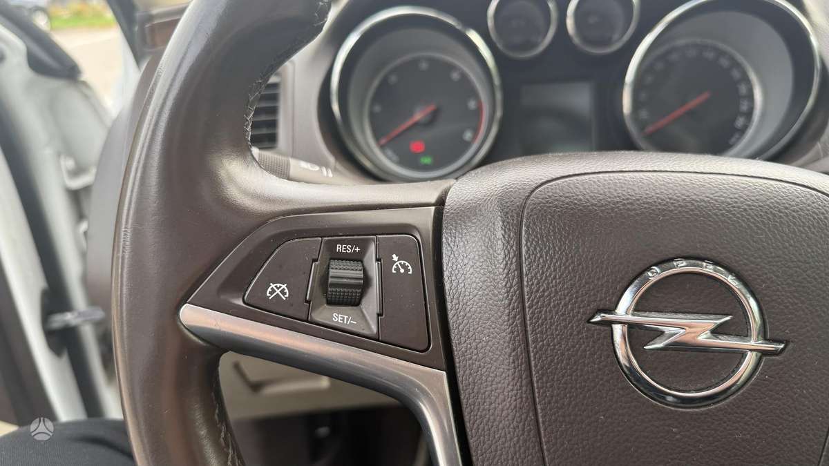 Opel Insignia, 2.0 l., wagon