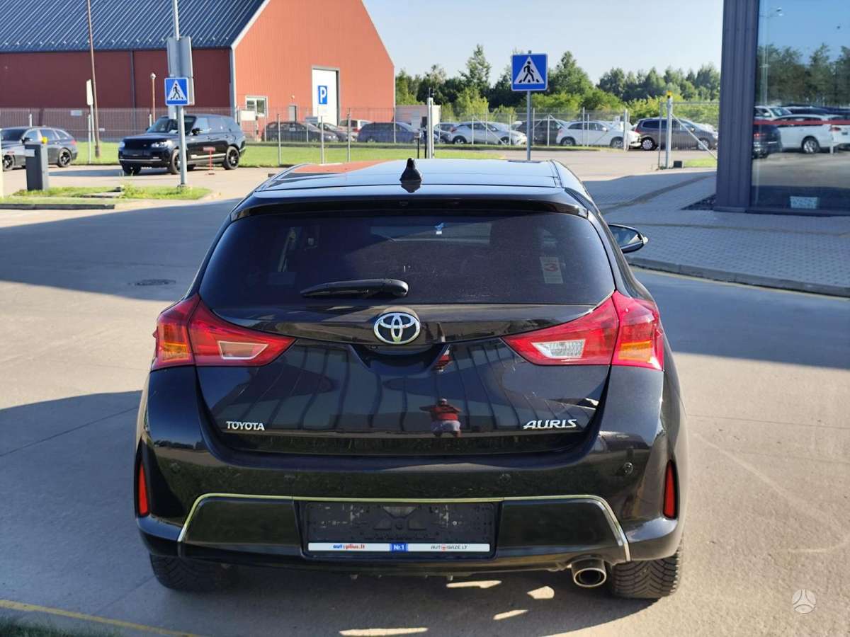 Toyota Auris, 2.0 l., hatchback