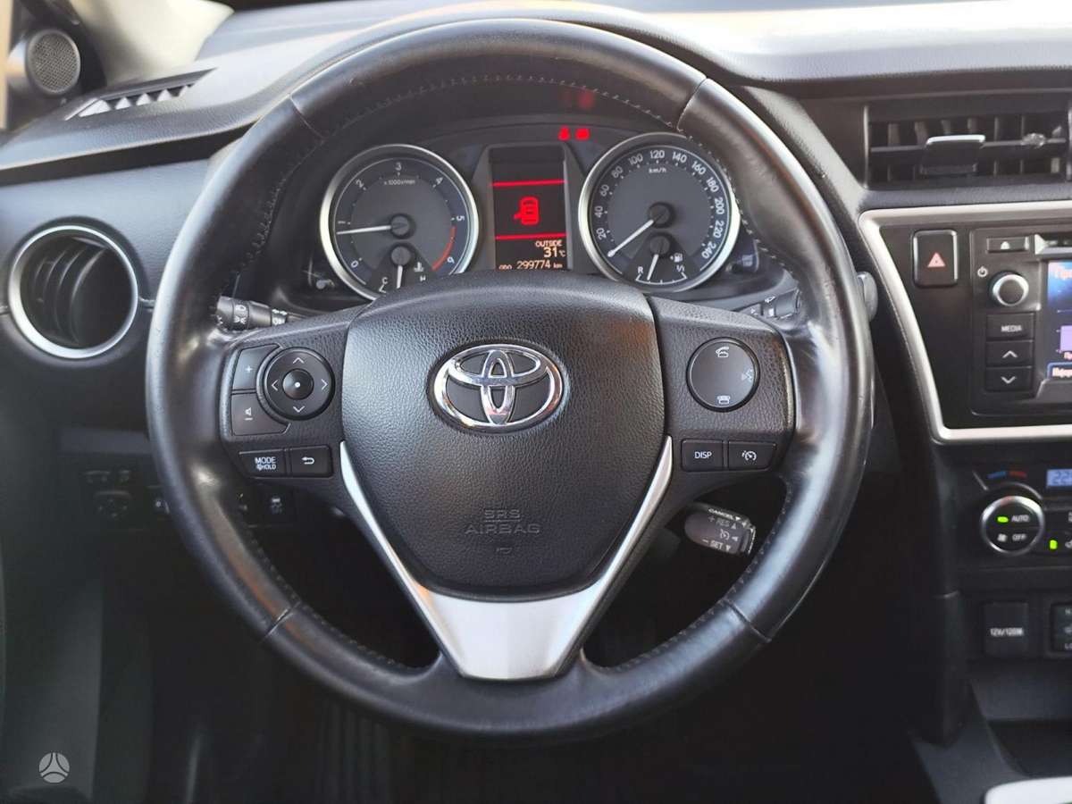 Toyota Auris, 2.0 l., hatchback