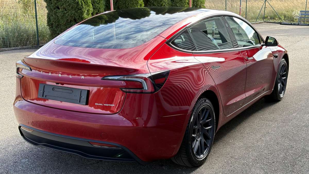 Tesla Model 3, 82 kWh, hatchback