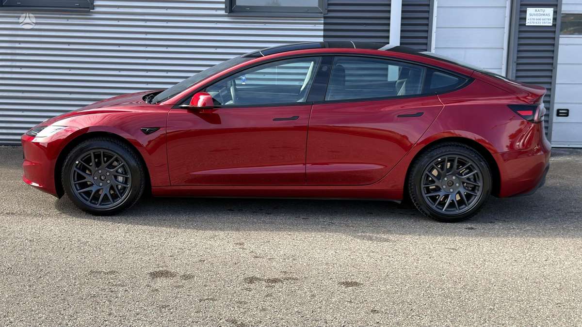 Tesla Model 3, 82 kWh, hatchback