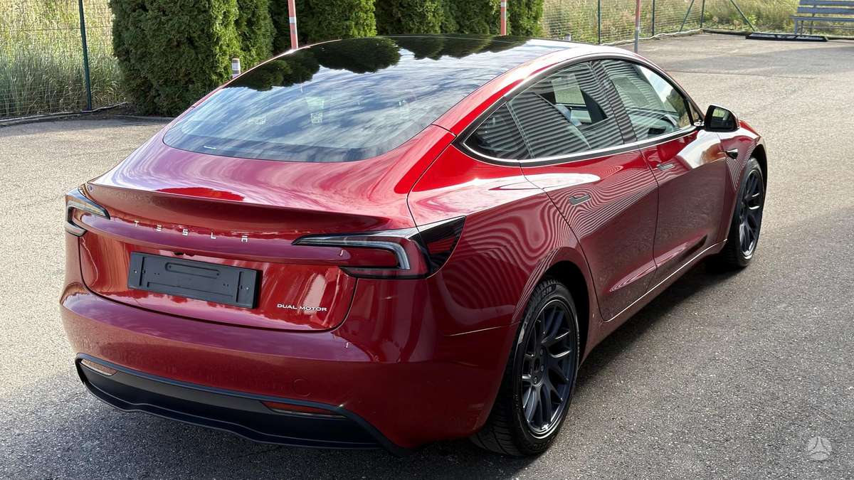 Tesla Model 3, 82 kWh, hatchback