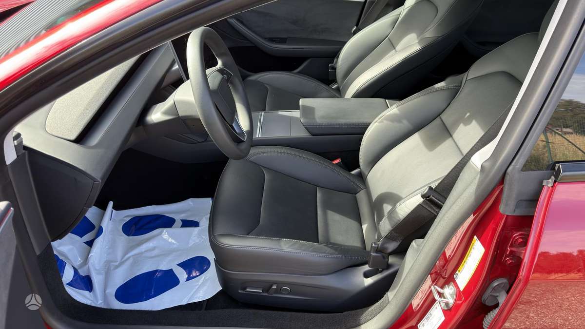 Tesla Model 3, 82 kWh, hatchback