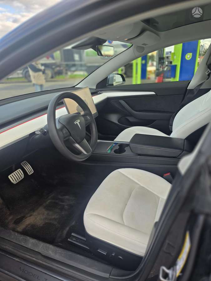 Tesla Model 3, 82 kWh, hatchback