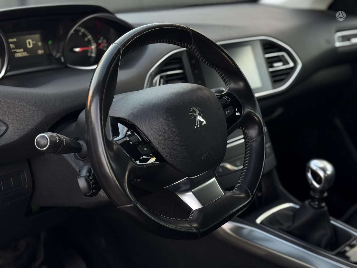 Peugeot 308, 1.2 l., Универсал