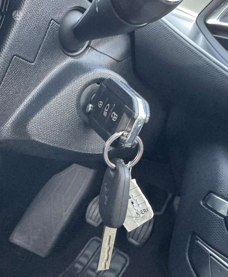 Peugeot 308, 1.2 l., Универсал