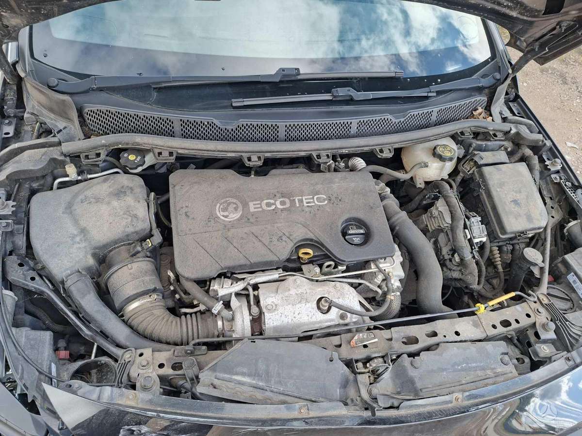 Opel Astra dalimis. Engine code b16dte lwq gearbox code m32 color co