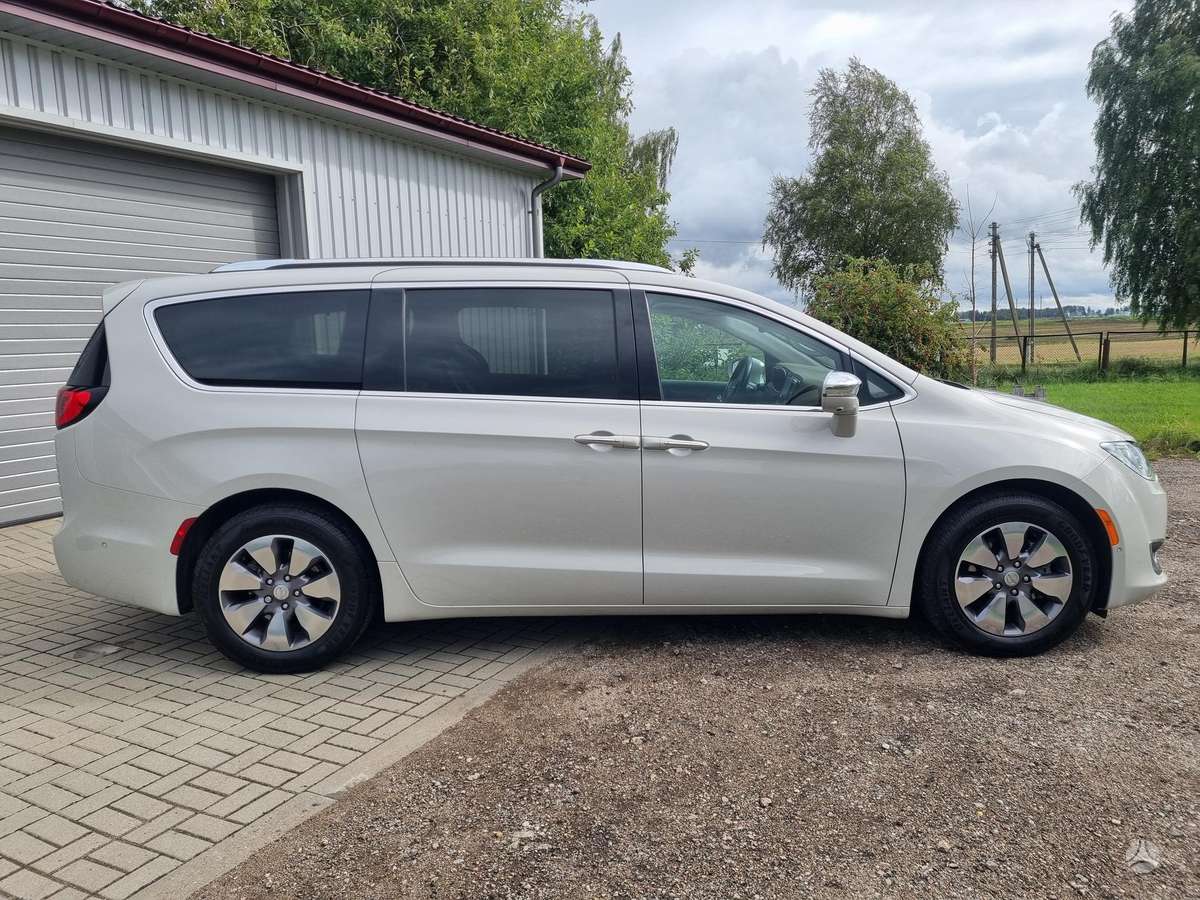 Chrysler Pacifica, 3.6 l., Минивэн