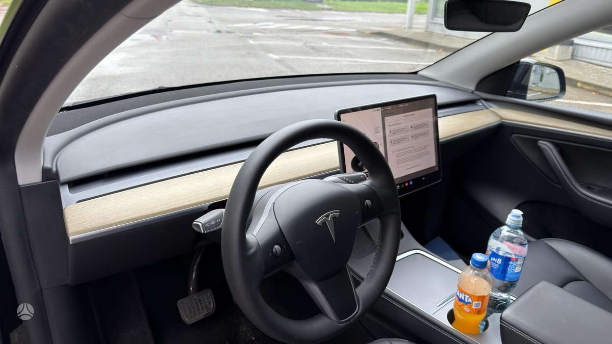 Tesla Model Y, 60 кВт·ч, Хэтчбек