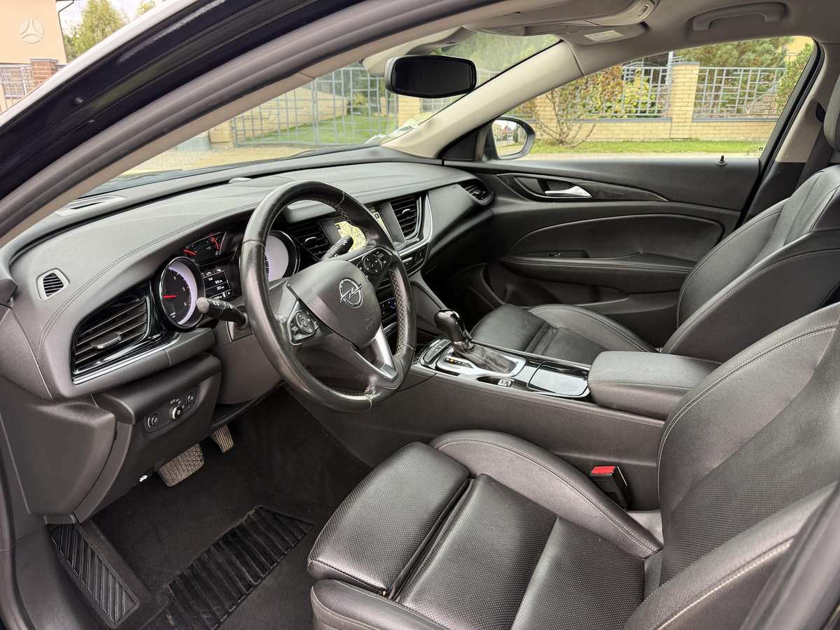 Opel Insignia, 1.6 l., hatchback